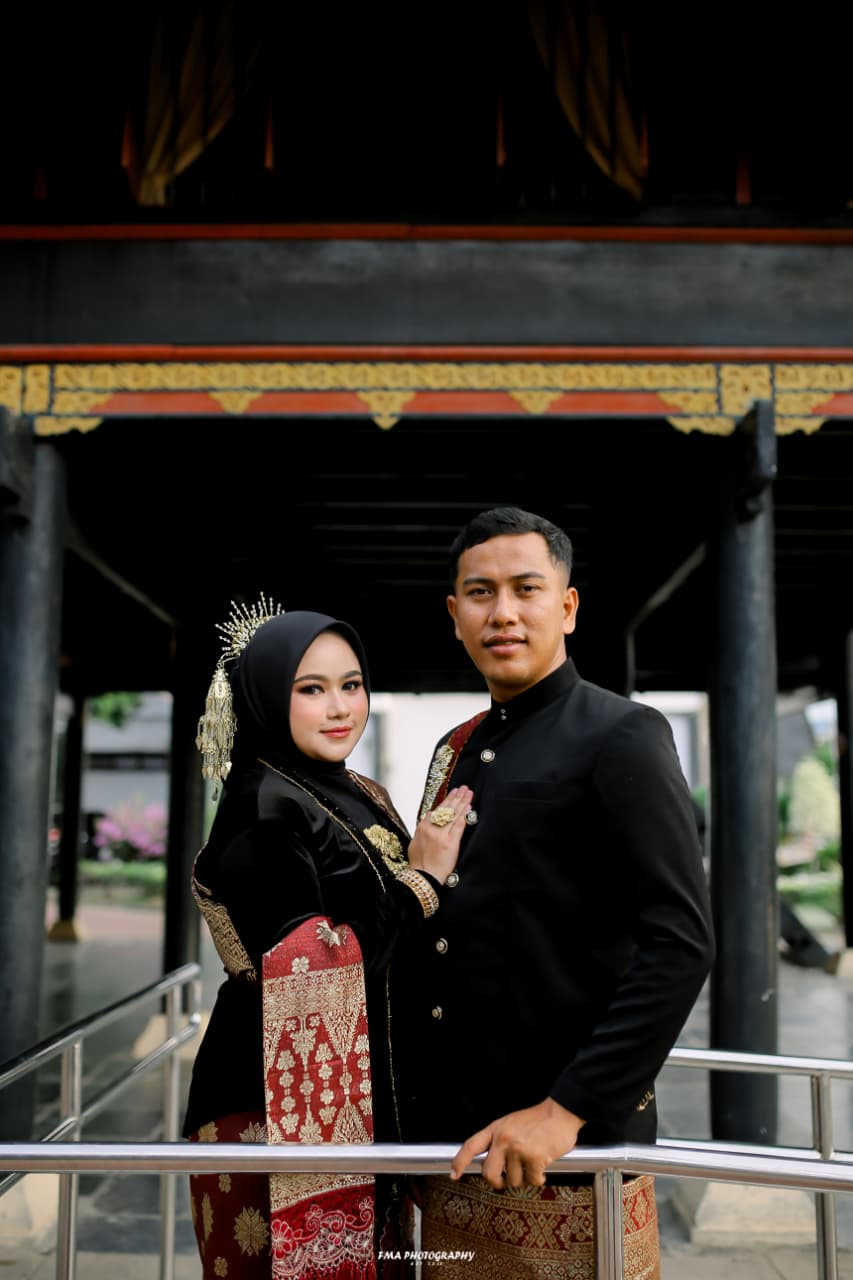 Nazila & Aqis 050726 (1)